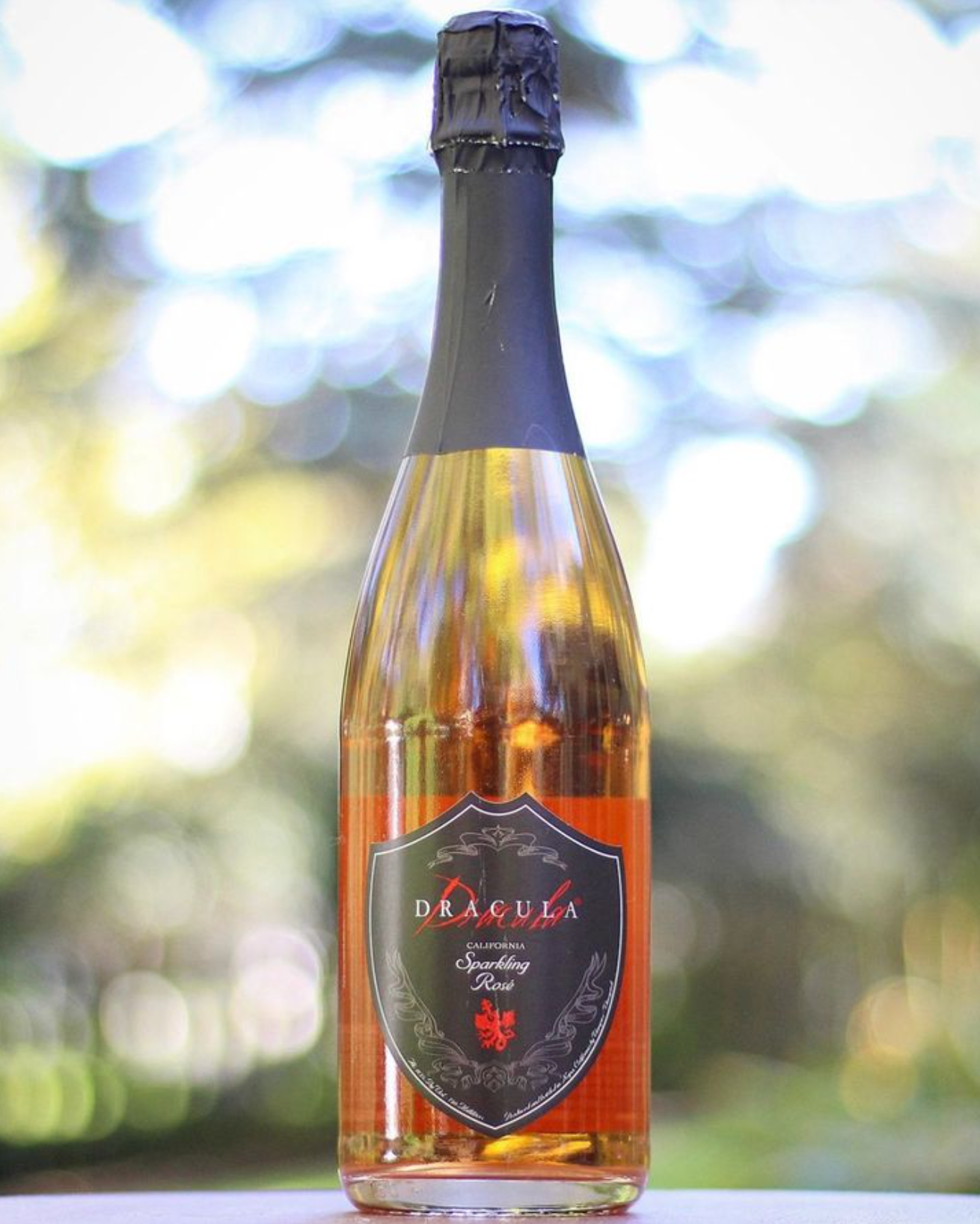 DRACULA® BRUT SPARKLING ROSÉ